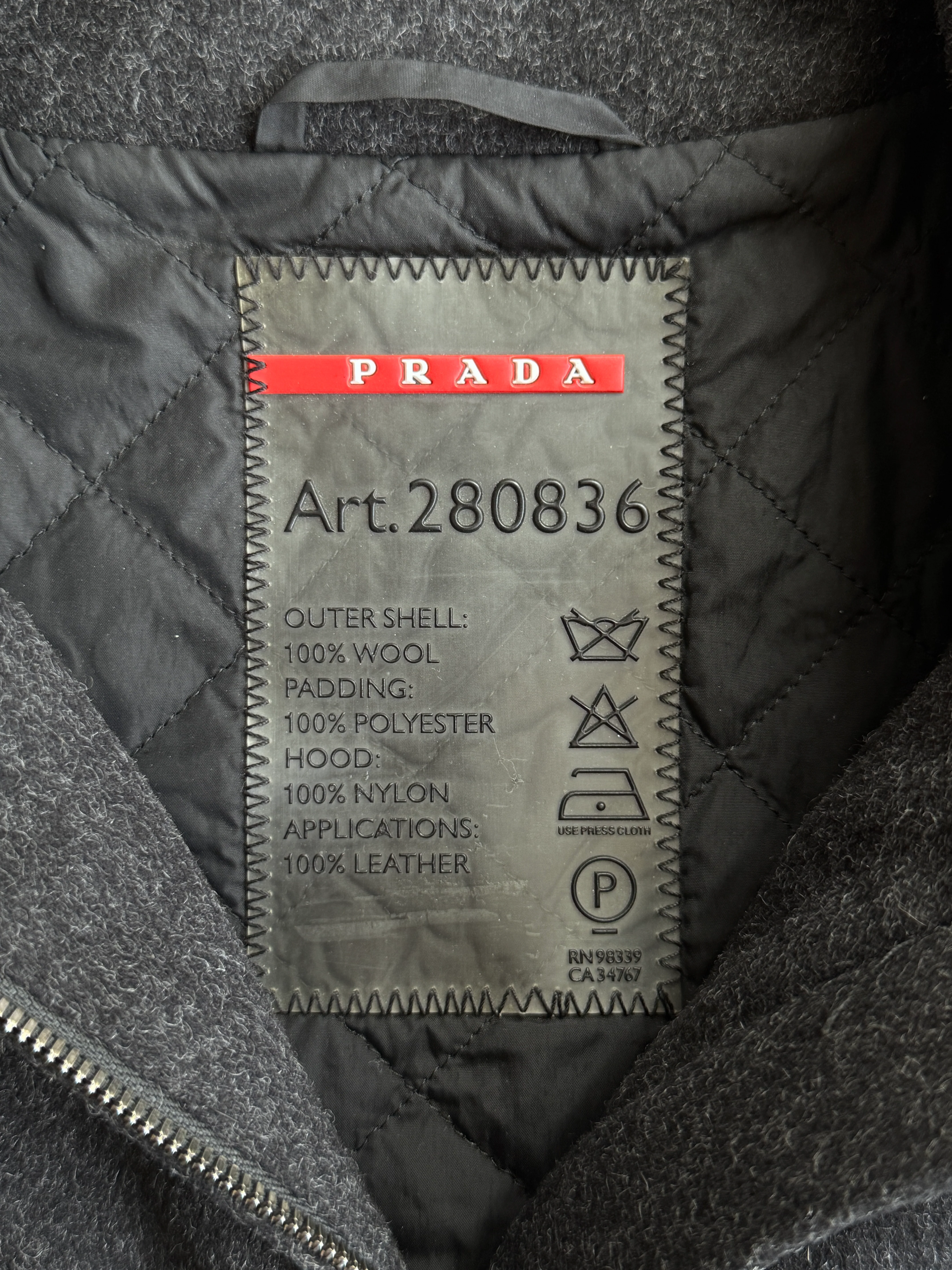 A/W 2006 Prada Grey Fox Fur Wool Modular Jacket - Image 4