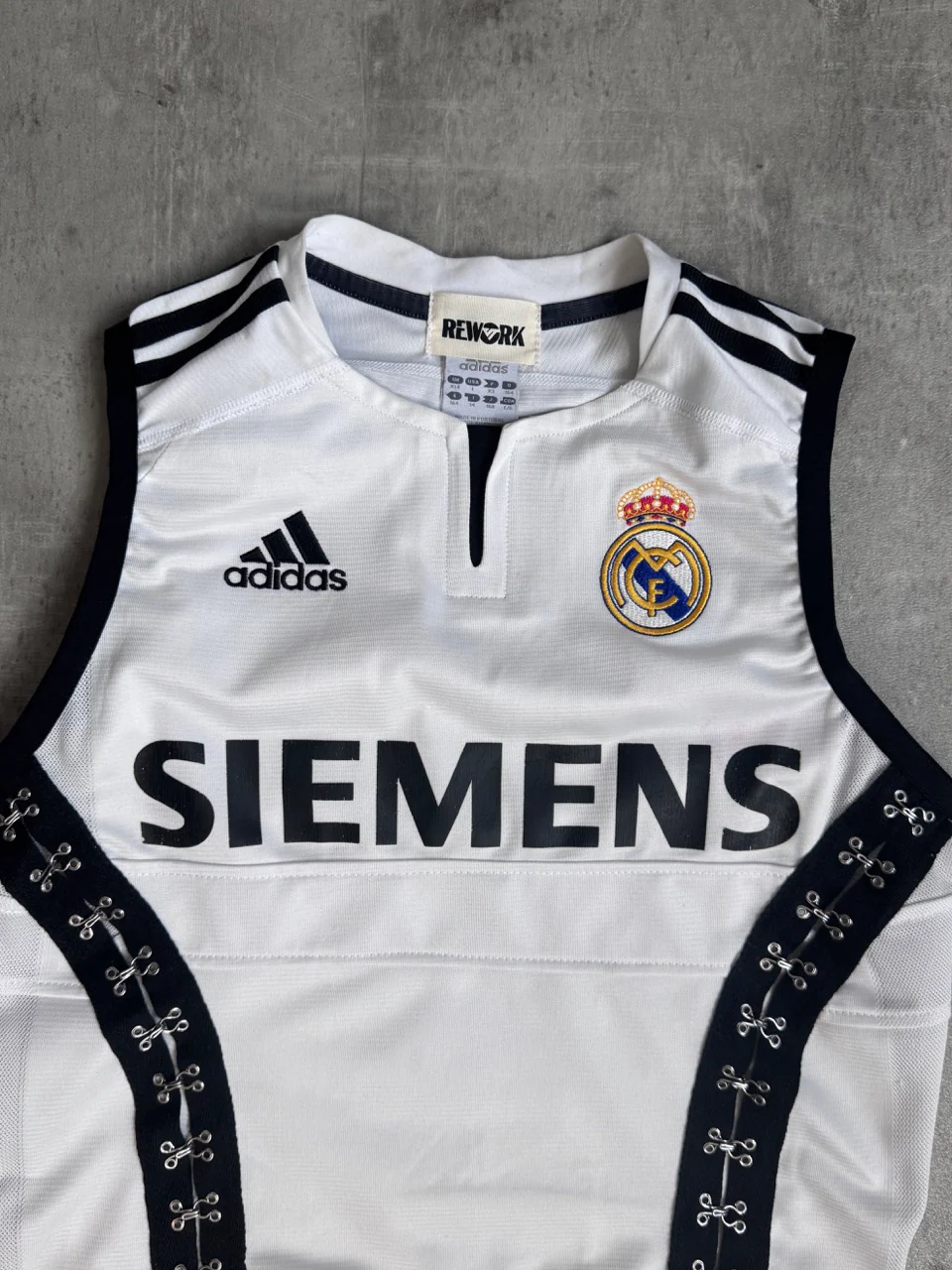 VT Rework: 2005/2006 Real Madrid Clasp Tank Top - Image 3